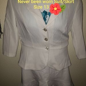White blazer/with matching skirt